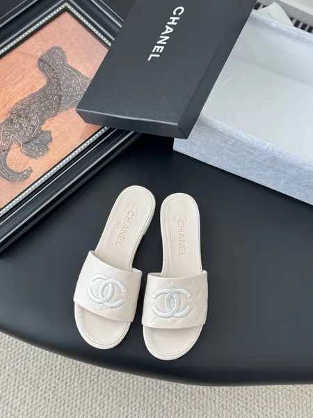 Chanel Women Cream Quilted Leather Slides product photo