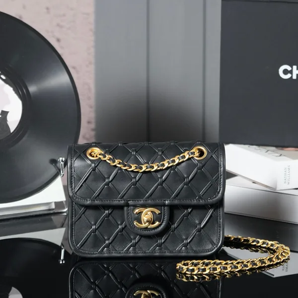 Chanel 25C Flap Bag 19 cm Black Quilted Lambskin product photo