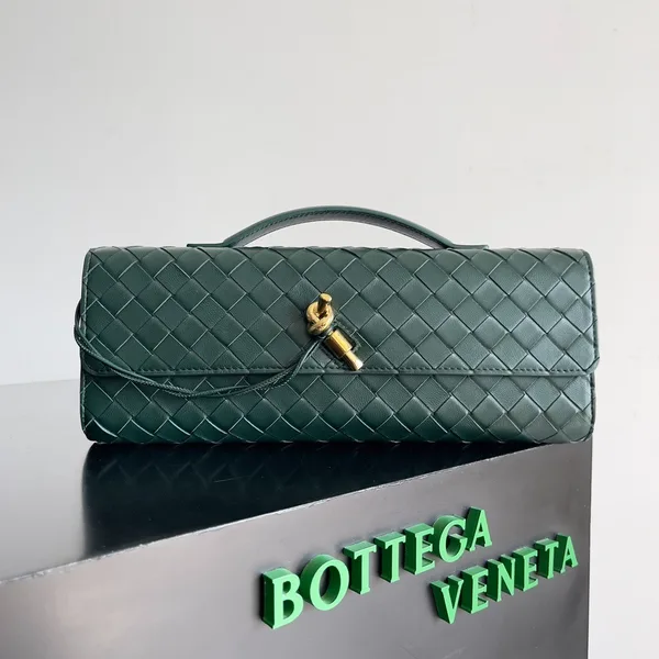 Bottega Veneta Andiamo clutch product photo