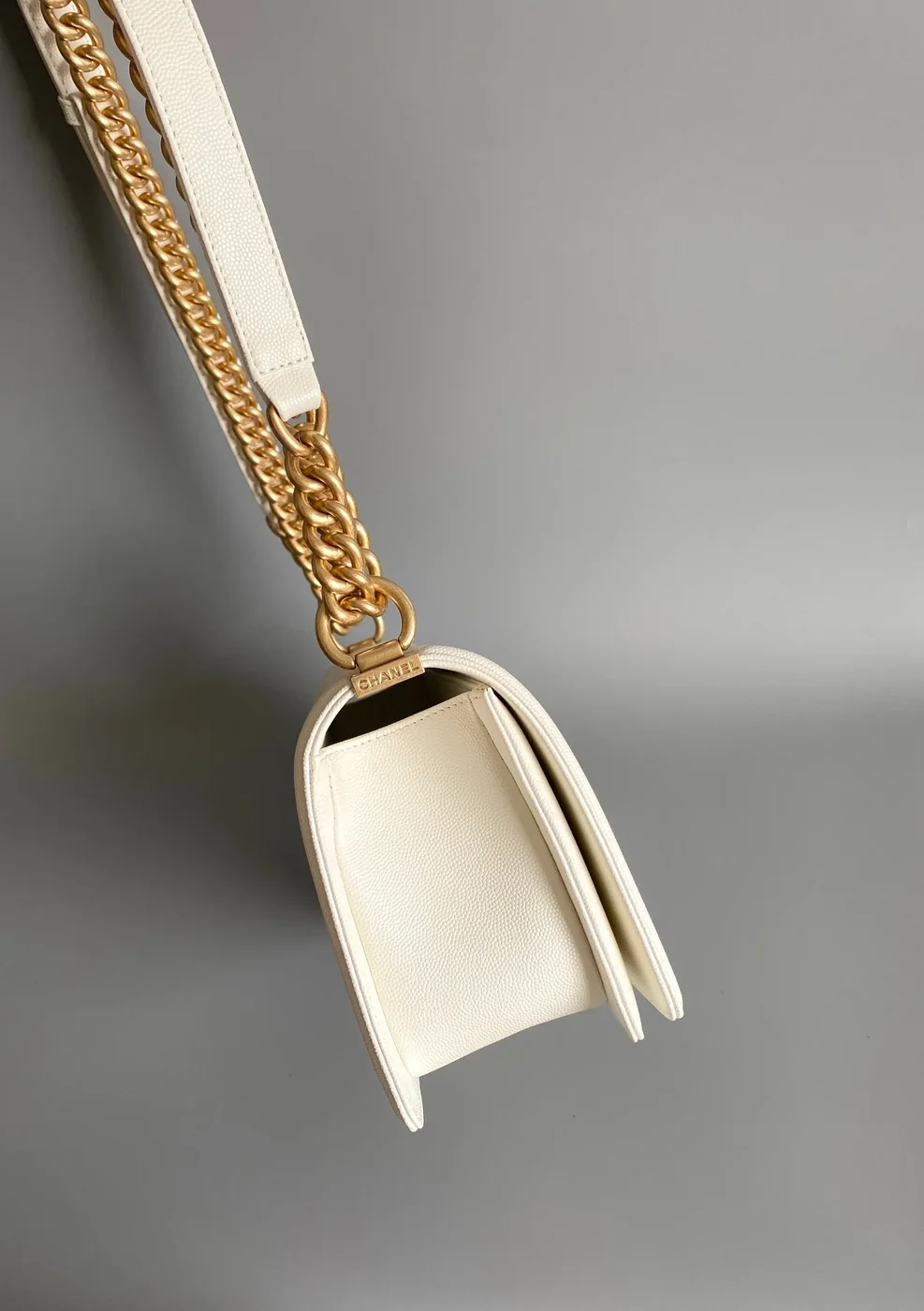 Chanel Medium 25 Boy Bag In White Lambskin Gold Hardware product view 2