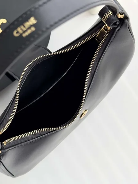 Celine Triomphe Curved Black Matte Leather 23x14x7cm Bag product view 2