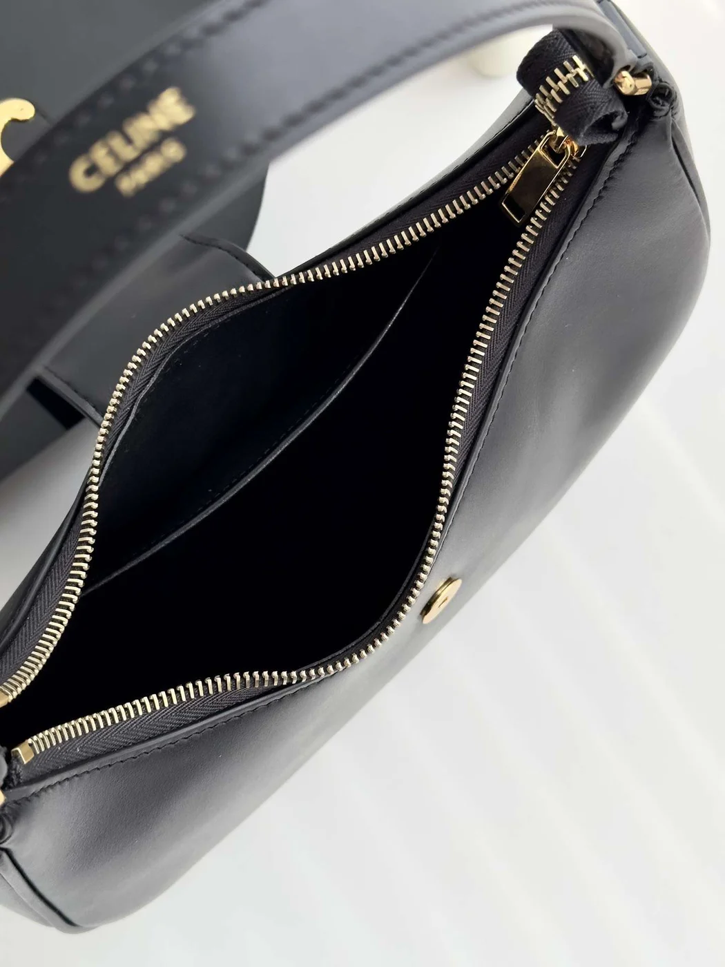 Celine Triomphe Curved Black Matte Leather 23x14x7cm Bag product view 2