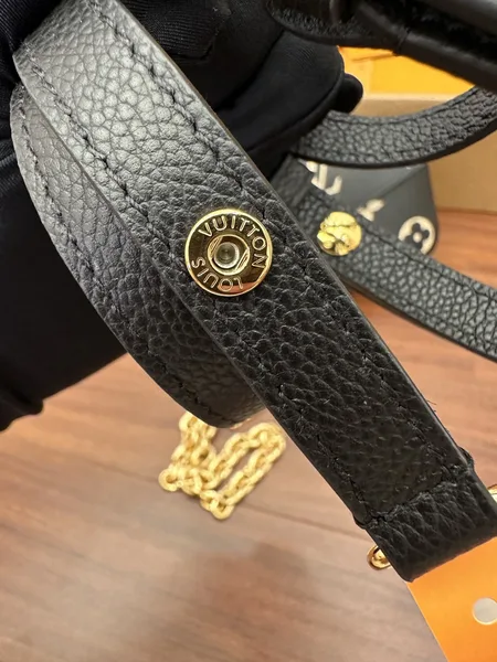 Louis Vuitton Pochette Métis East West Black and Beige Bag product view 6