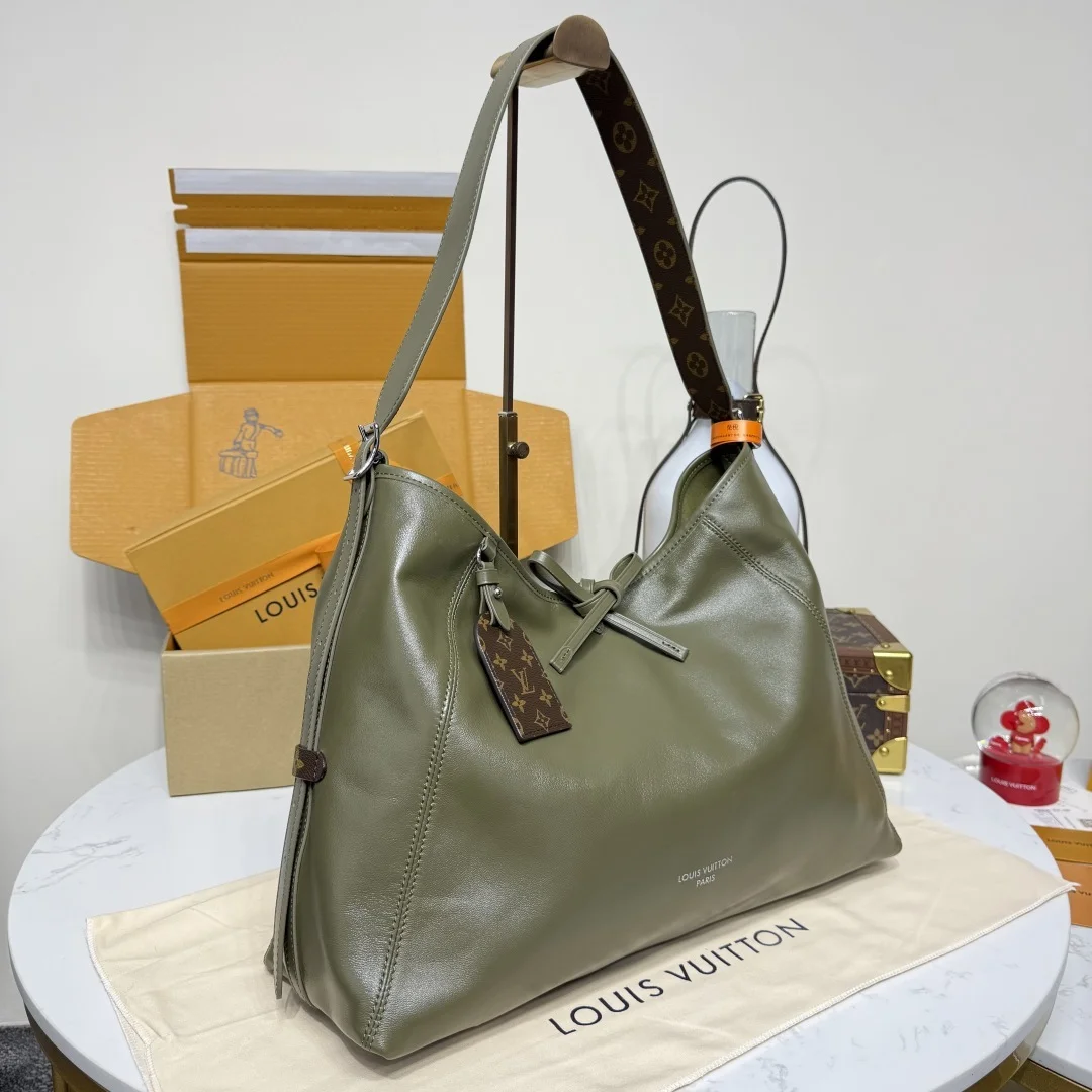 Louis Vuitton Carryall Vibe MM Bag product view 2