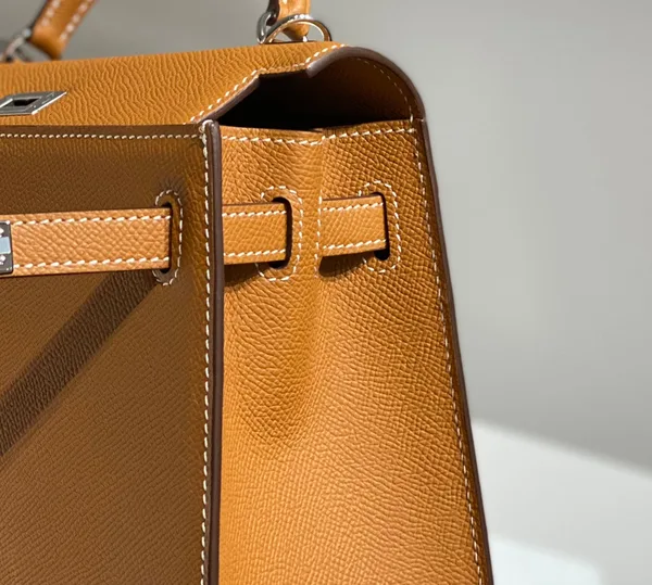 Hermès Kelly 25 cm In Gold Epsom Silver Hardware Bag product view 5