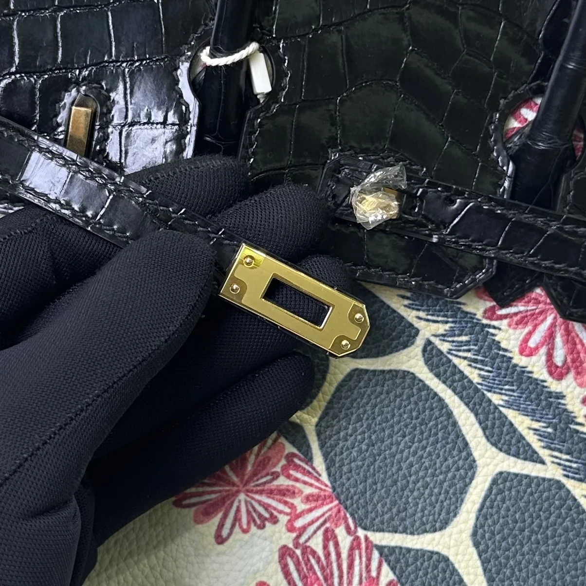Hermès Touch Birkin 25 cm Black Crocodile Leather Gold Hardware Bag product view 5