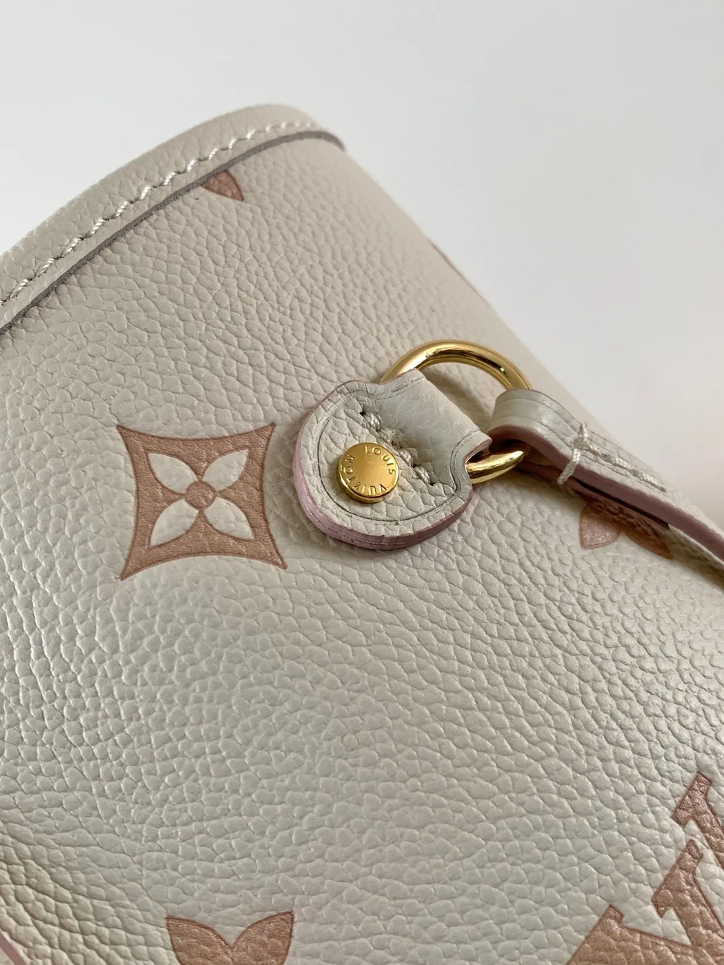 Louis Vuitton Neverfull MM Tote Bag 32 In White Mix Pink Calfskin product view 2