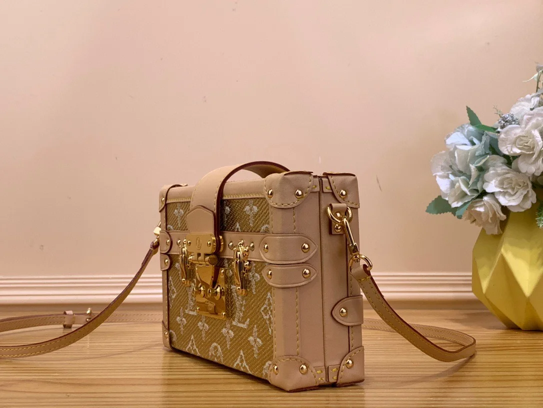 Louis Vuitton Petite Box Shape Lock Plated Gold Handbags 20×12.5x5cm product view 2