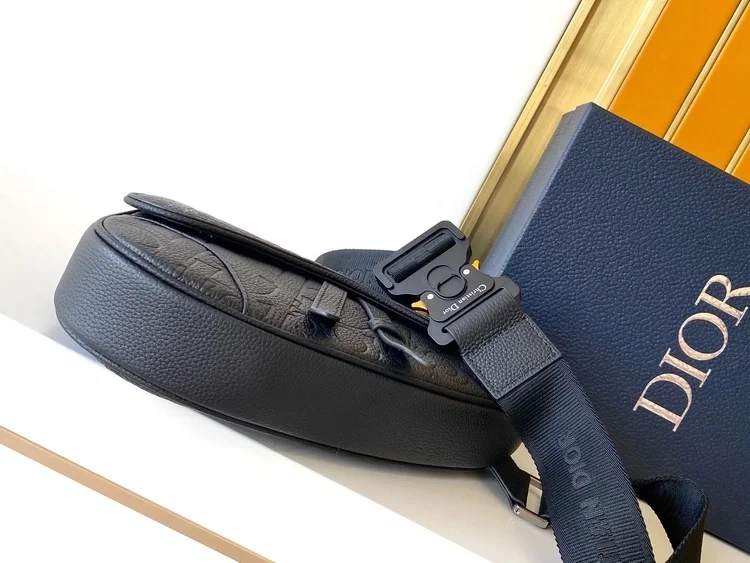 Dior Saddle Bag Black product view 3