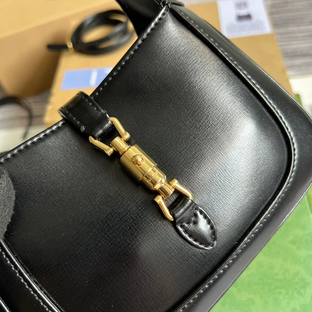 Gucci Jackie Mini 19 Shoulder Bag In Black Calfskin product view 4