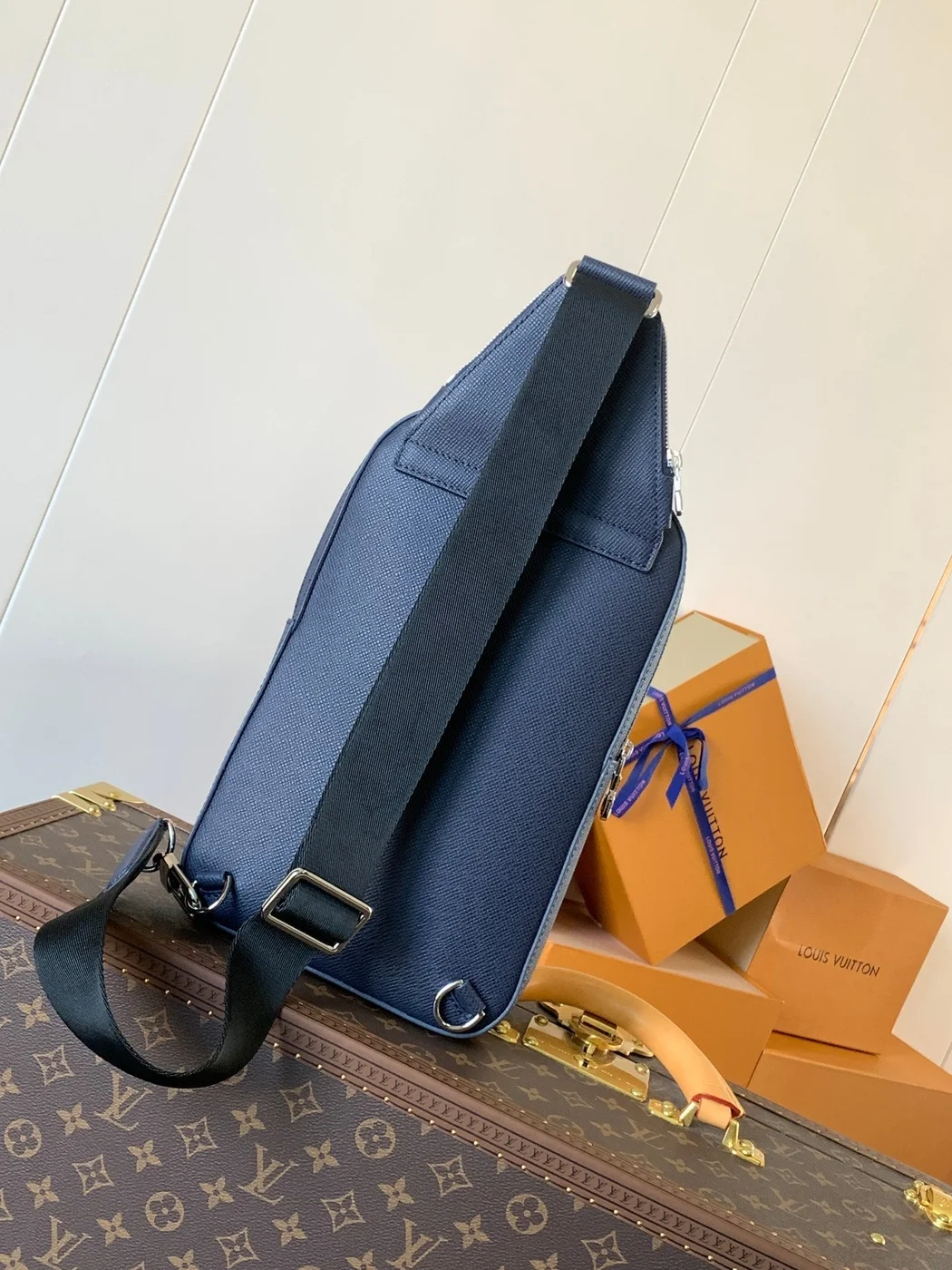 Louis Vuitton Avenue Slingbag 31 In Navy Blue Taiga Leather Bag product view 2