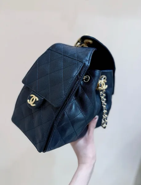 Chanel 25 Handbag In Black 30 Grained Calfskin Gold Hardware product view 7