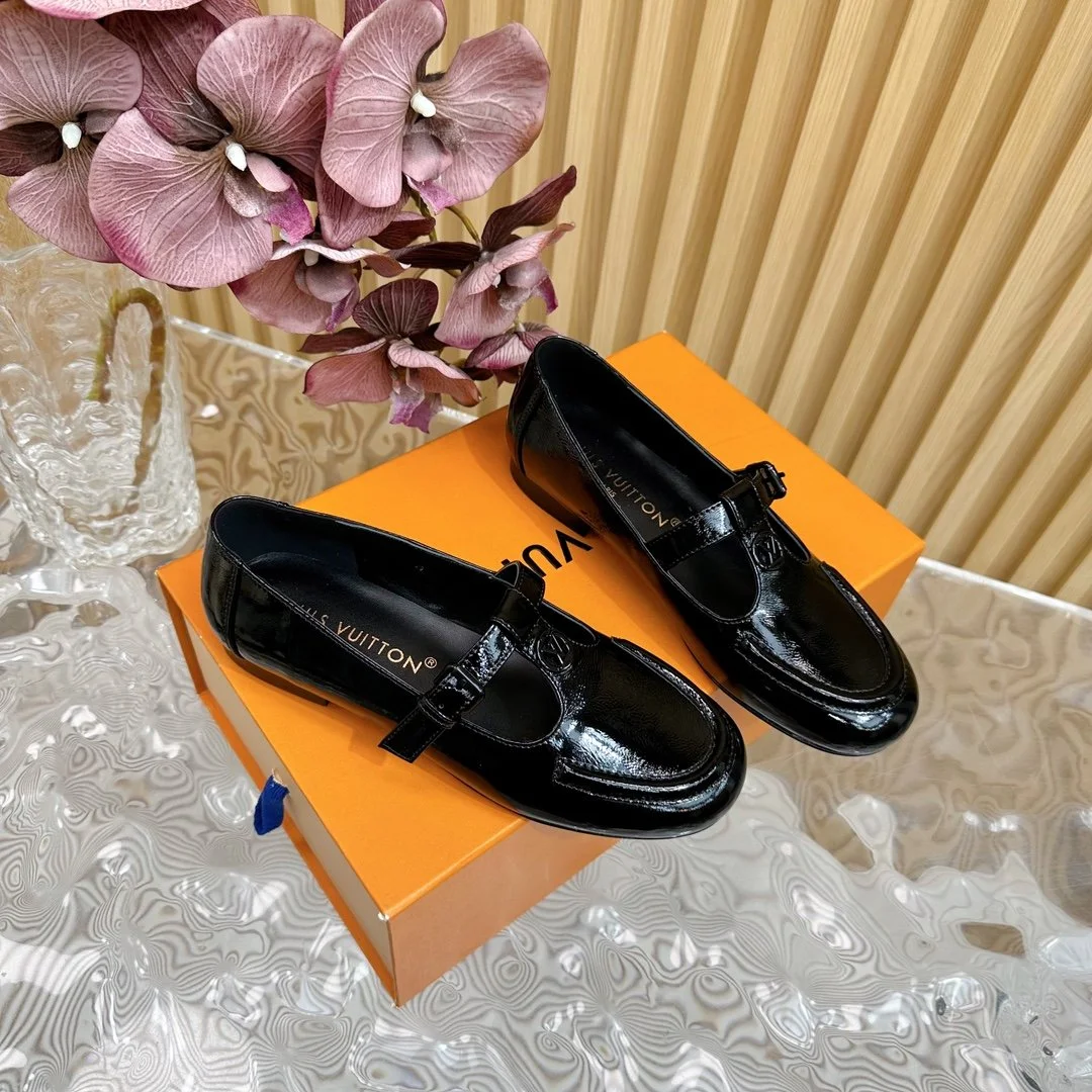 Louis Vuitton Women Black Patent Leather Loafers — Glossy Plain Upper product view 3