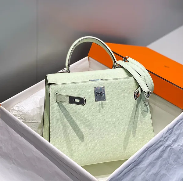 Hermès Kelly 28 cm In Vert Fizz Swift Silver Hardware Bag product view 5