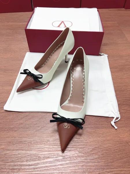 Valentino Women White Leather Brown Bow Detail Pumps product photo