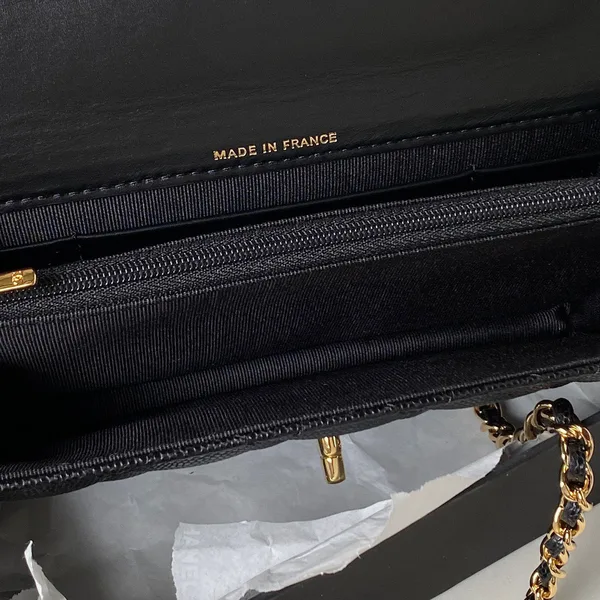 Chanel Handle Bag Lumpy Skin Handbags Black With Lock Gold 19 cm product view 4