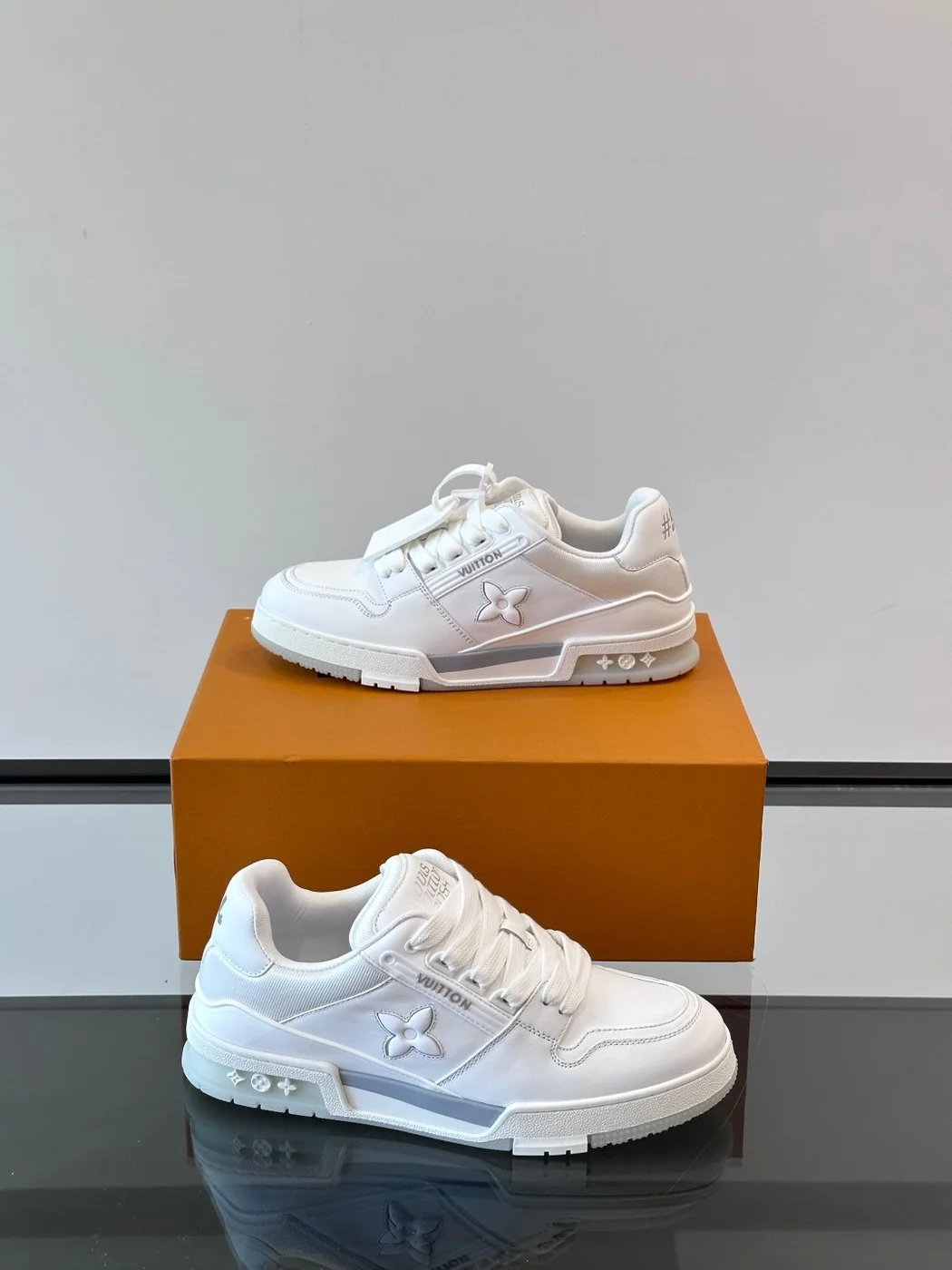 Louis Vuitton Men White Sneakers — Tonal Panel Detail product view 4