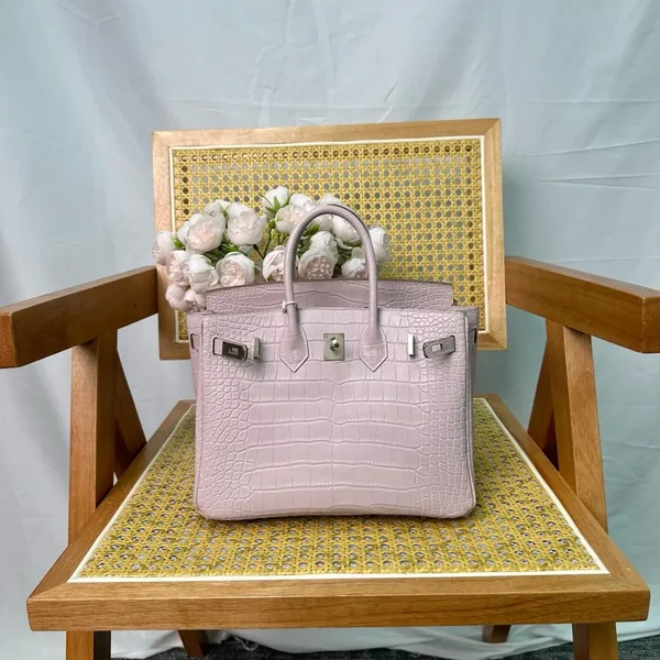 Hermès Birkin 25 cm Sakura Pink Crocodile Leather Gold Hardware Bag product photo