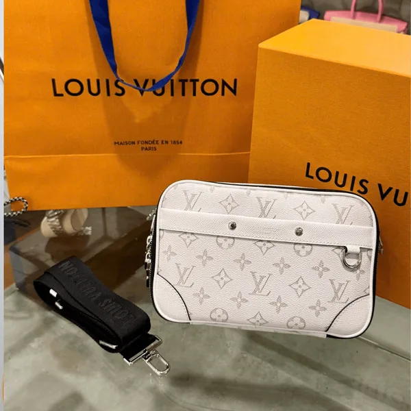 Louis Vuitton Alpha Monogram White Handbag 24x16x8cm product photo
