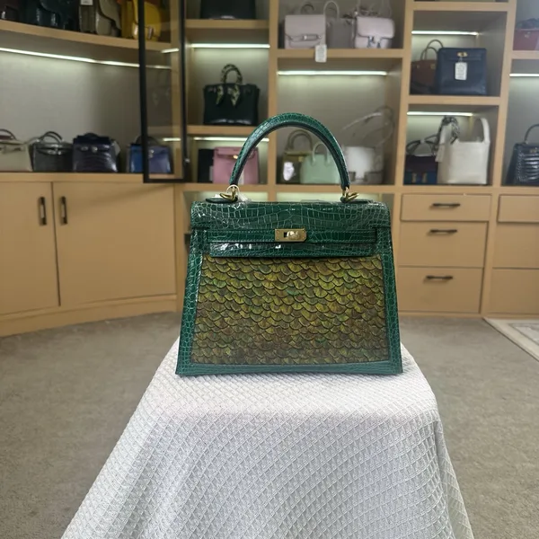 Hermès Kelly 25 cm Emerald Green Gold Hardware Bag product photo