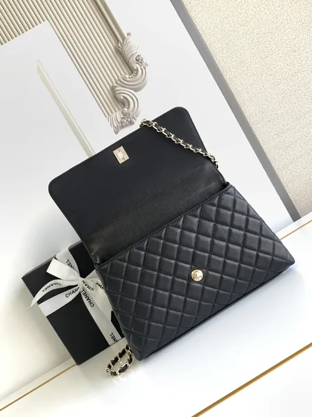 Chanel Bag Coco Handle size 29 cm product view 3