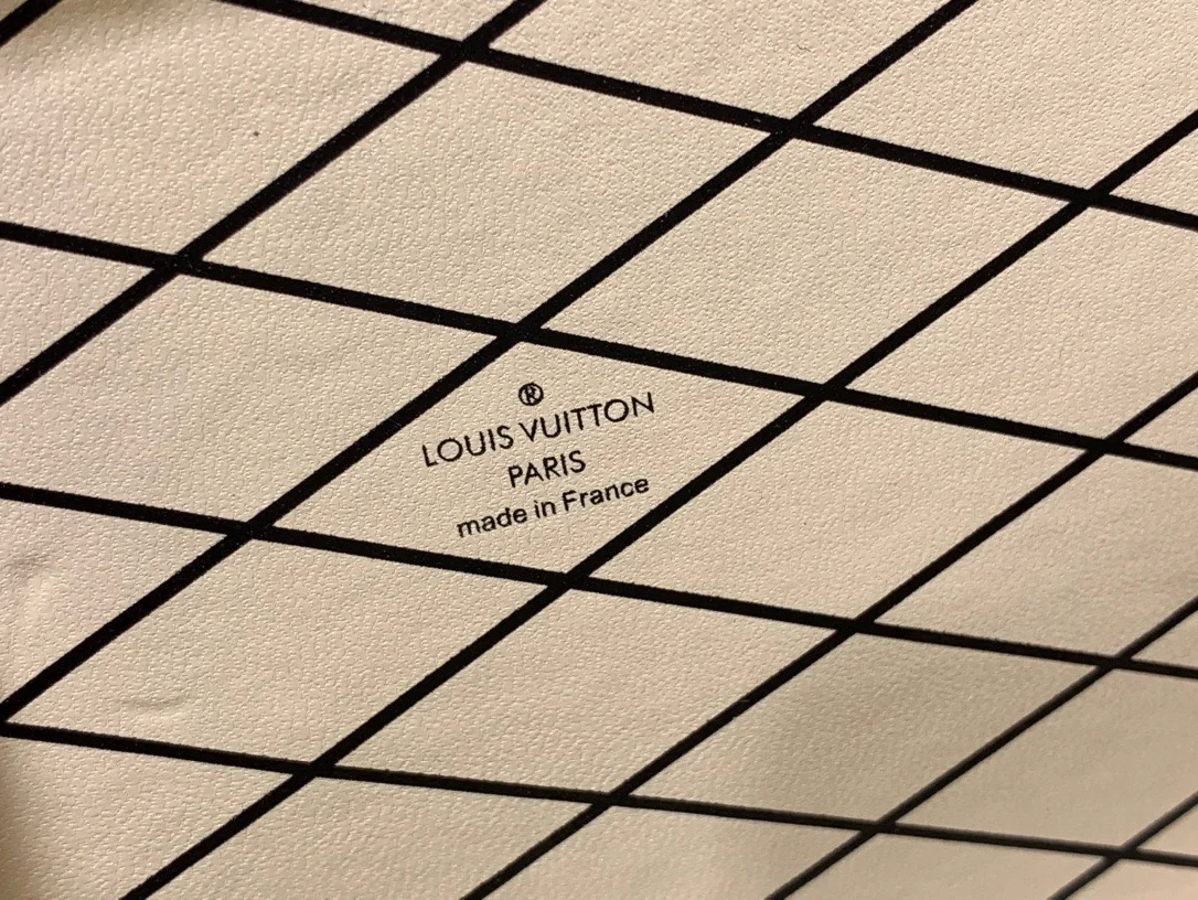 Louis Vuitton Petite Musical Pattern Handbags 20×12.5x5cm product view 9