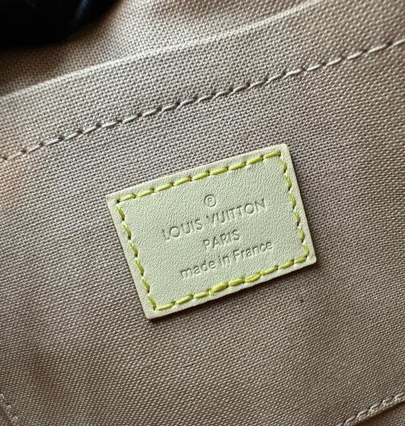Louis Vuitton Speedy Bandoulière 20 handbag (M24474) product view 7