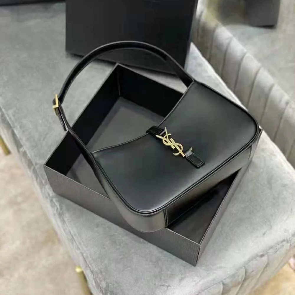 Saint Laurent Women Le 5 A 7 Hobo Bag in Smooth Leather-Black product view 4