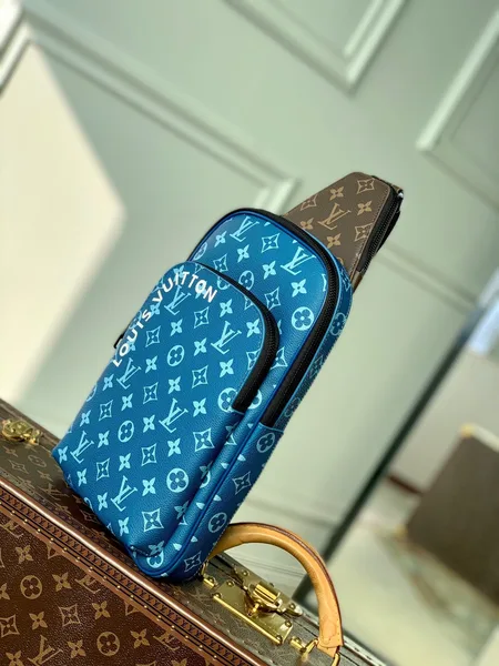 Louis Vuitton avenue bag in Atlantic Blue product view 8
