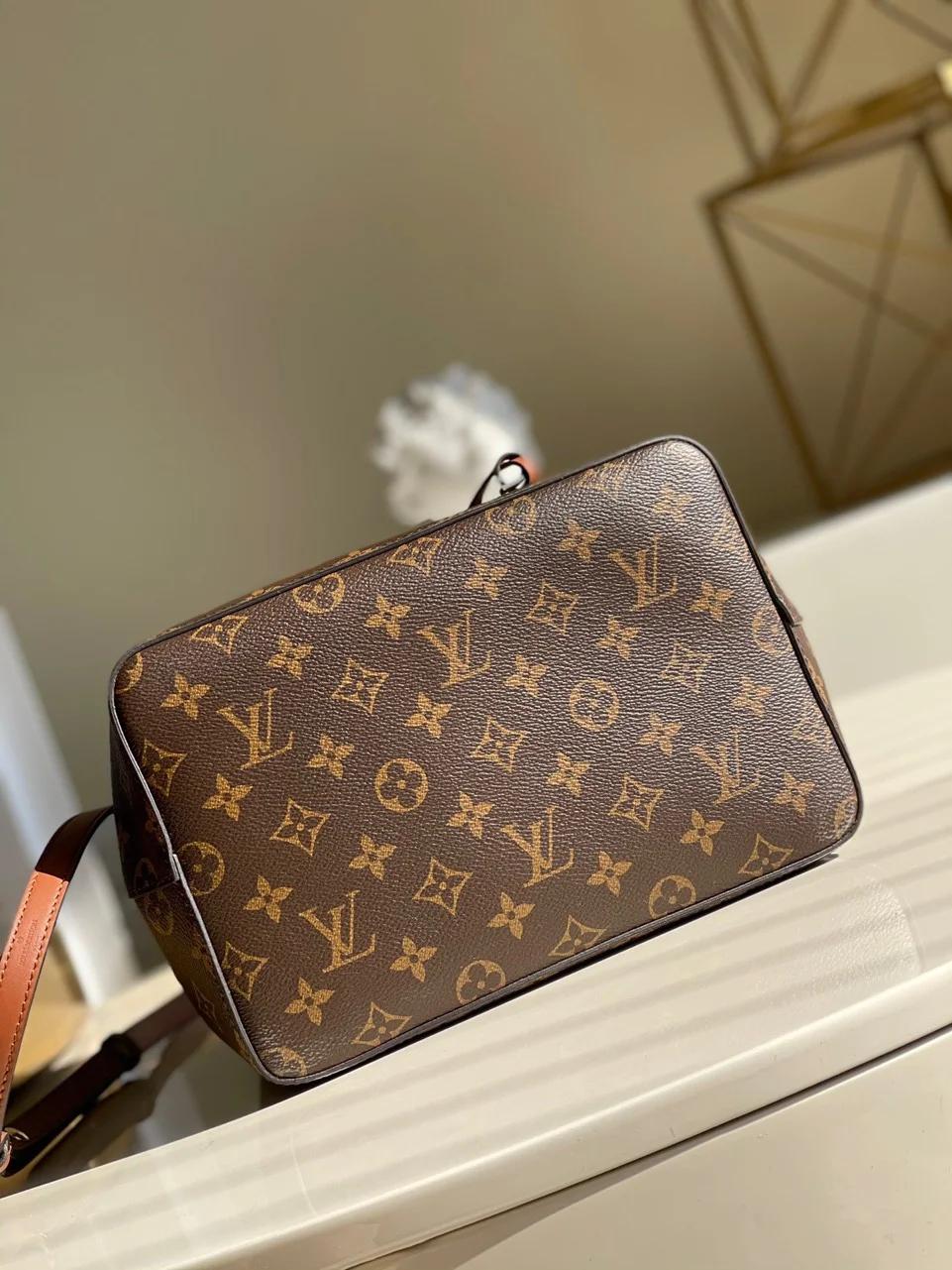 Louis Vuitton NeoNoe Monogram Pattern Handbags 26x22x27cm product view 6