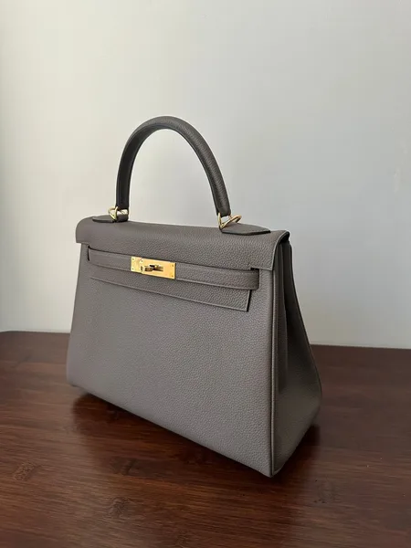 Hermès Kelly 28 cm Etain Togo Gold Hardware Bag product view 3