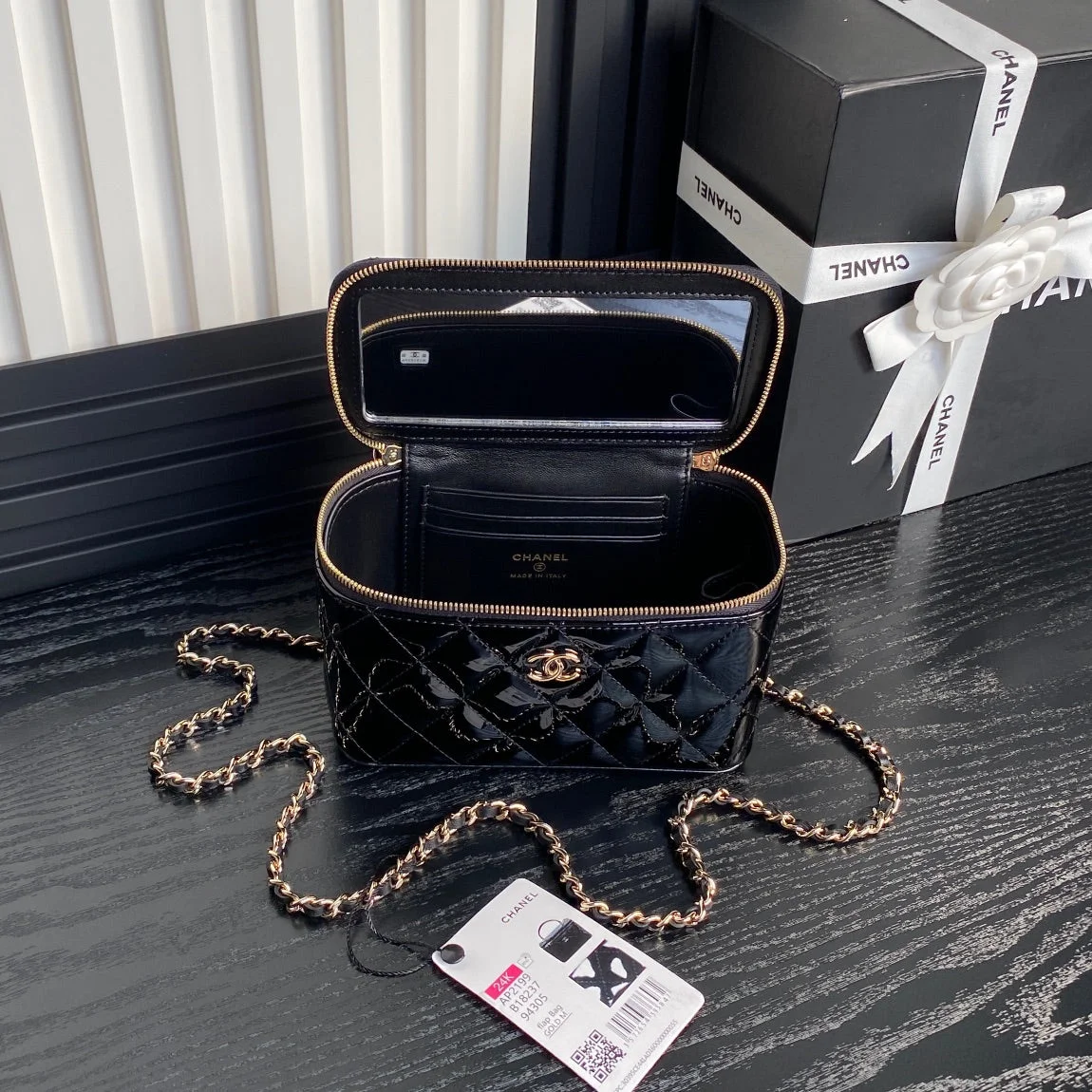 Chanel Long Vanity Case Gold Hardware Bag product view 4