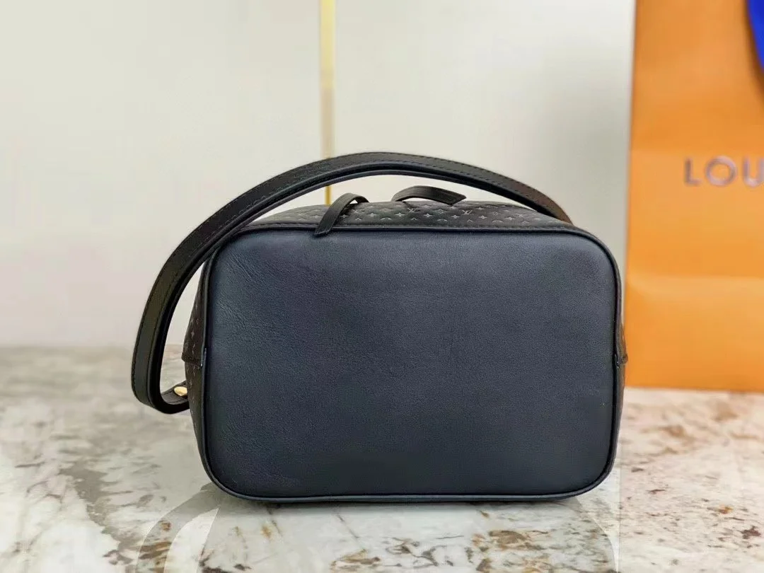 Louis Vuitton Neonoe BB Black Woman’s Handbags 26 cm product view 2