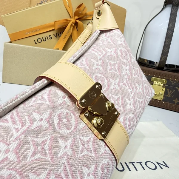 Louis Vuitton Pochette Pink Monogram Emblème Bag product view 7