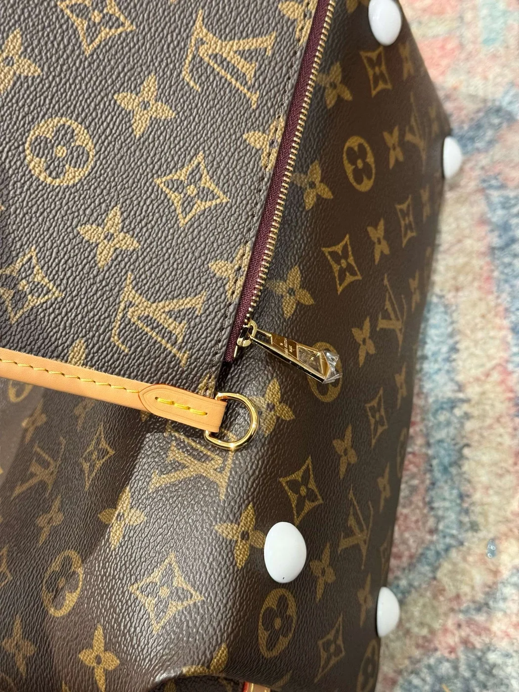 Louis Vuitton Handbags Louis Vuitton Carry All MM Monogram Brown Color 39x30x15cm product view 4