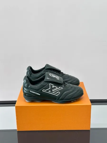 Louis Vuitton Men Black Leather Sneakers product photo