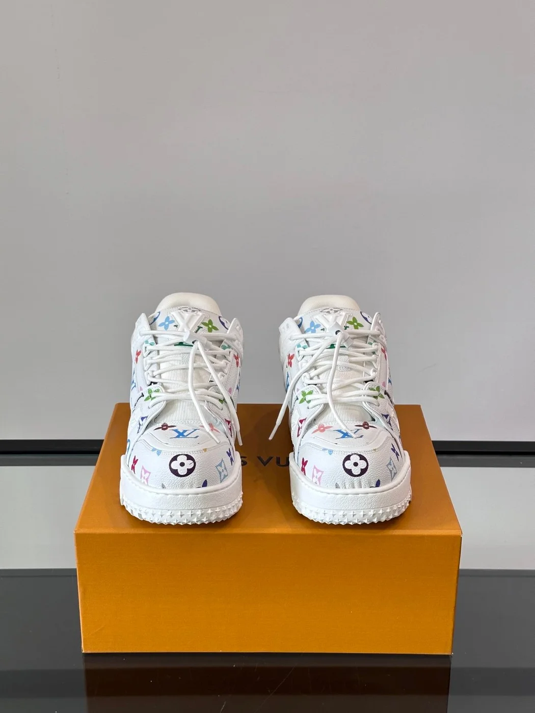 Louis Vuitton Men White Leather Multicolor Pattern Sneakers product view 2