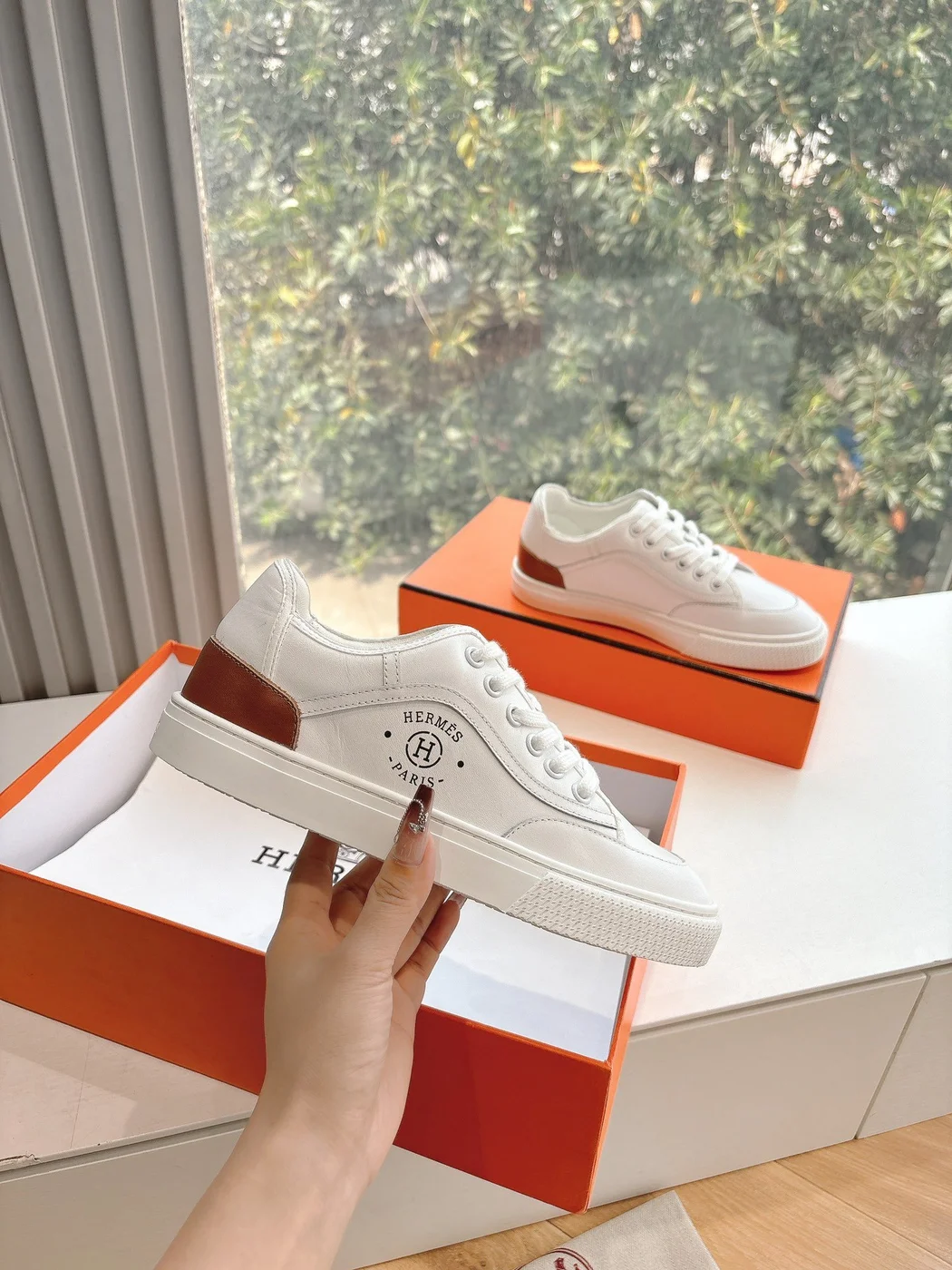 Hermès Women White Low-Top Sneakers — Plain Lace-Up Style product view 4
