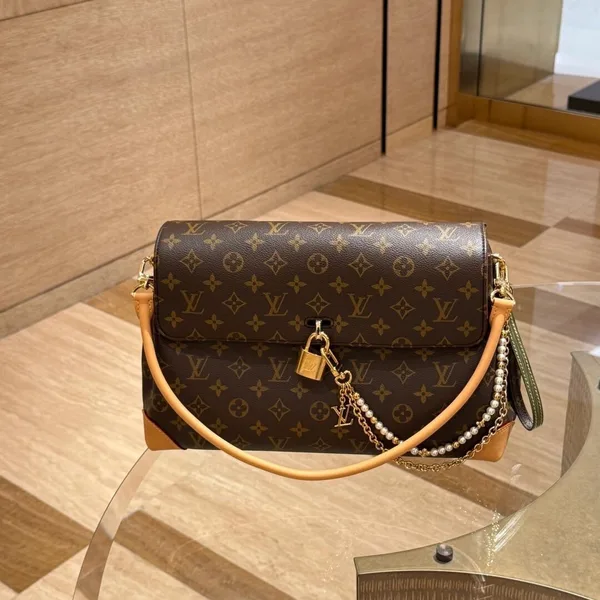 Louis Vuitton Hide Away MM bag in Monogram canvas product photo