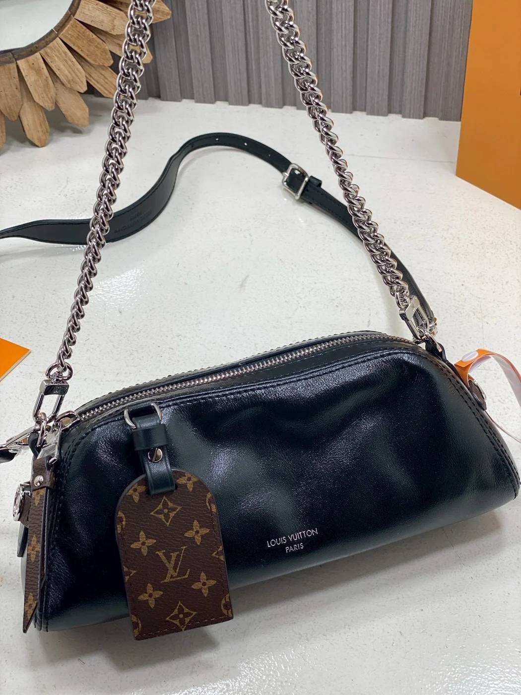 Louis Vuitton Pochette Vibe in black Bag product view 5