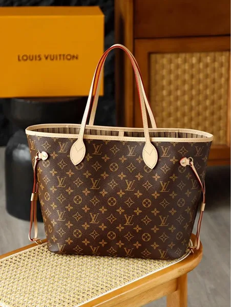 Louis Vuitton Neverfull tote product view 7