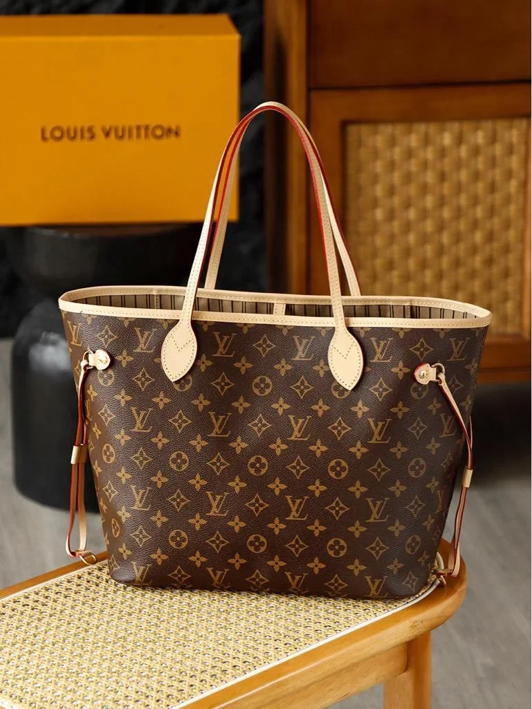 Louis Vuitton Neverfull tote product view 7