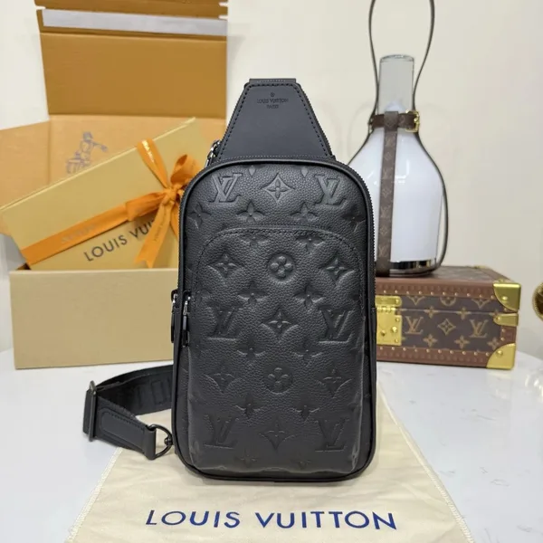 Louis Vuitton Avenue pm Crossbody bag in Taurillion Monogram product photo