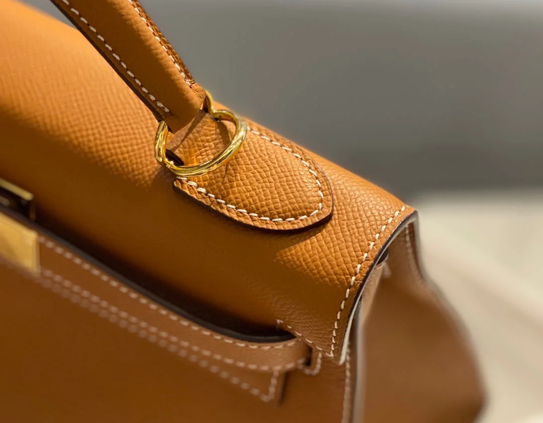 Hermès Kelly 28 cm In Gold Epsom Gold Hardware Bag product view 8