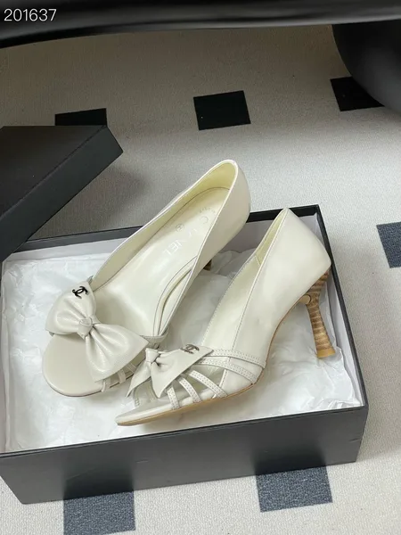 Chanel bow heels product view 2