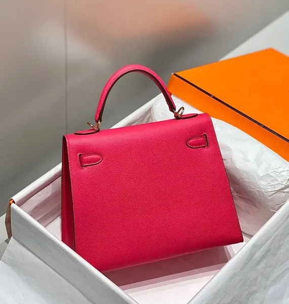 Hermès Kelly 25 cm In Rose Tyrien Epsom Gold Hardware Bag product view 2