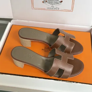 Hermès Oran sandals product photo