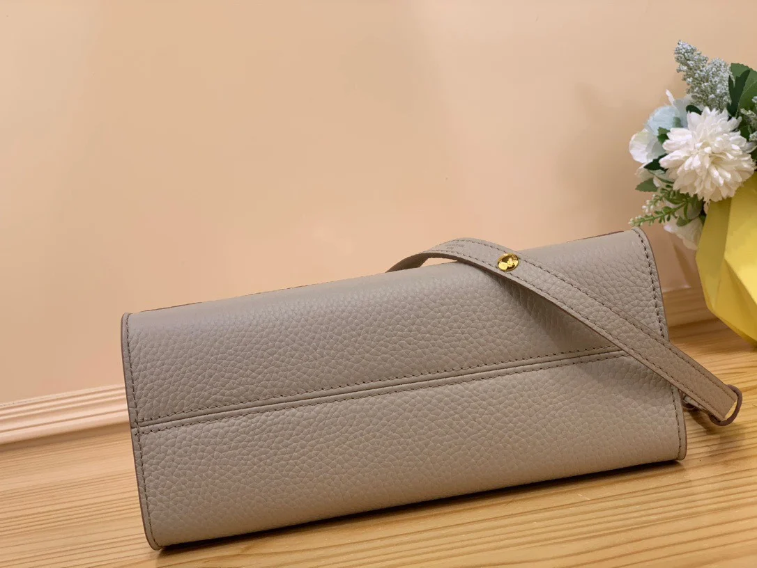 Louis Vuitton Twist Handle Lock Gold Handbags 17x25x11cm product view 7