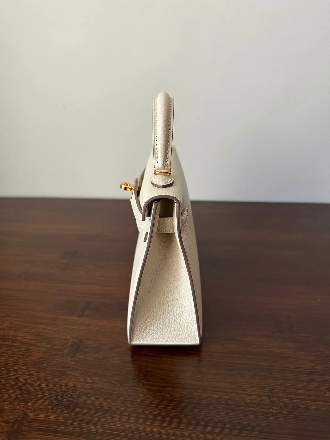 Hermès Kelly Mini 20 White Chevre Gold Hardware Bag product view 2