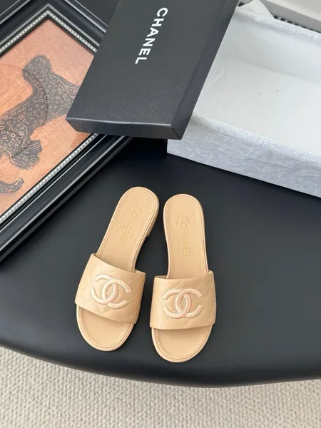 Chanel Women Beige Quilted Leather Slides — Tonal CC Detail product photo